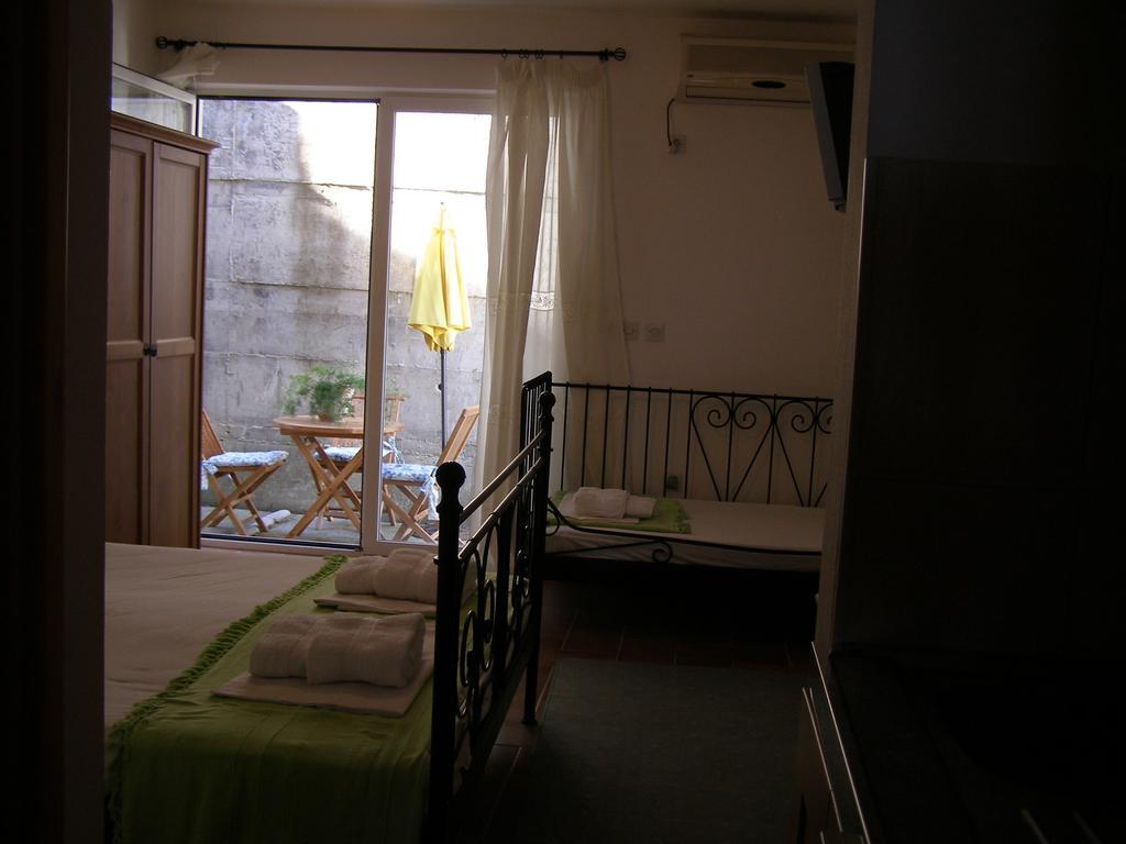 Palastura Apartments Улцинь Номер фото